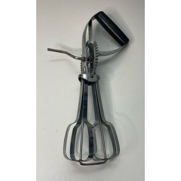 Vintage EKCO Egg Beater Hand Mixer Stainless Steel Black Handles - Picture 1 of 2